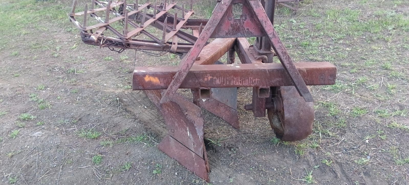 Плуг двухкорпусной под МТЗ или Т-40