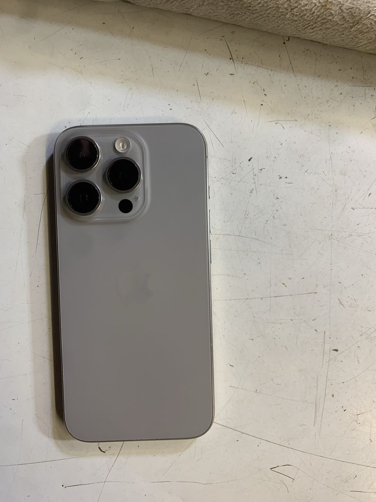 iPhone 15 pro 128gb Titanium