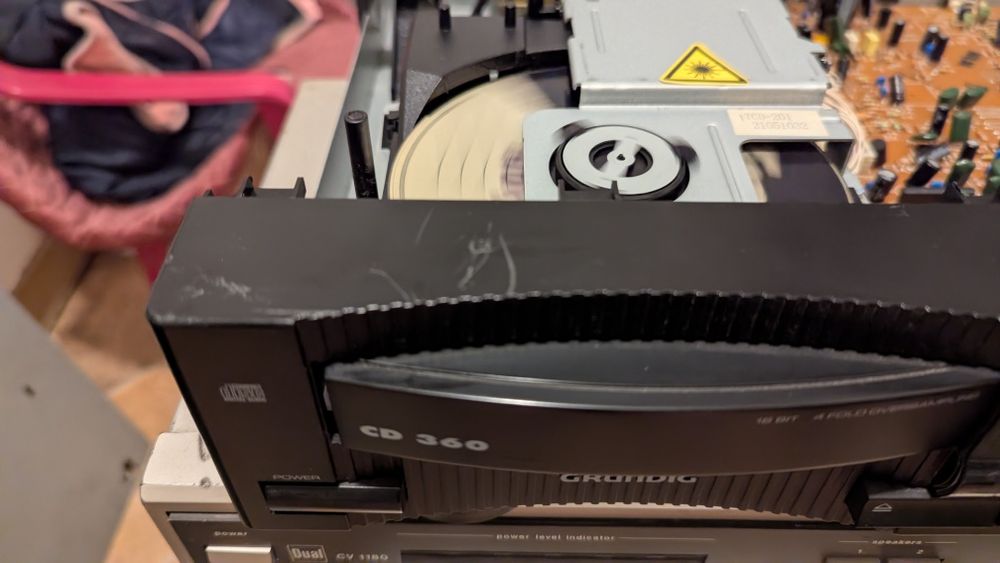 Grundig CD-360 muzica