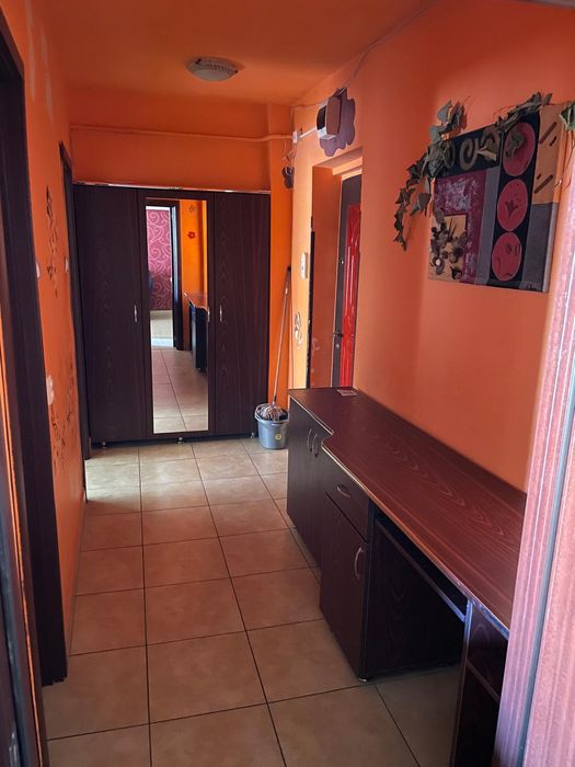 Inchiriez apartament cu 1 cameră  în centru!