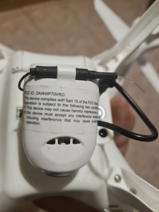 Drona cu camera fără încărcător sau maneta