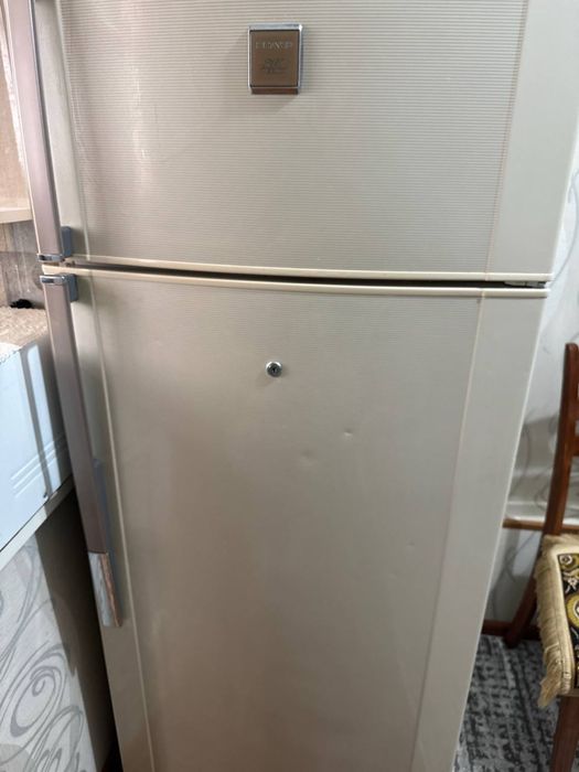 Холодильник в хорошем состоянии