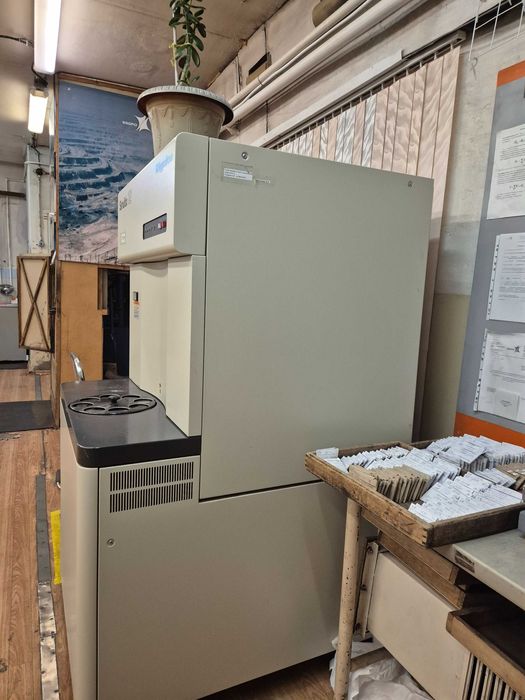 спектрометр рентгеновский  SIMULTIX 12 б/у (1091)