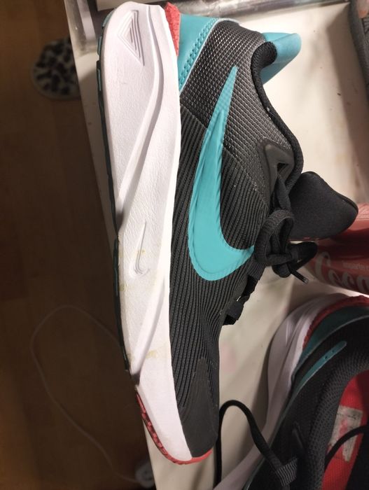 Vând adidași Nike purtați o singura data