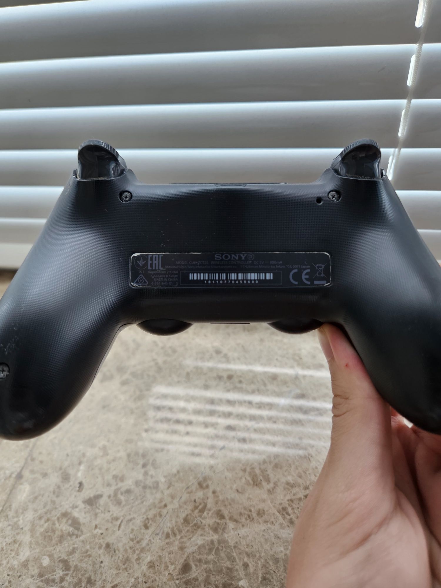 Контролер Dualshock 4 за PS4 (Като Нов)