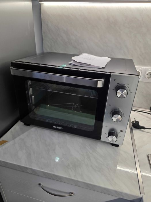 Чисто нова мини фурна