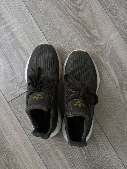 Женски маратонки adidas 36 2/3