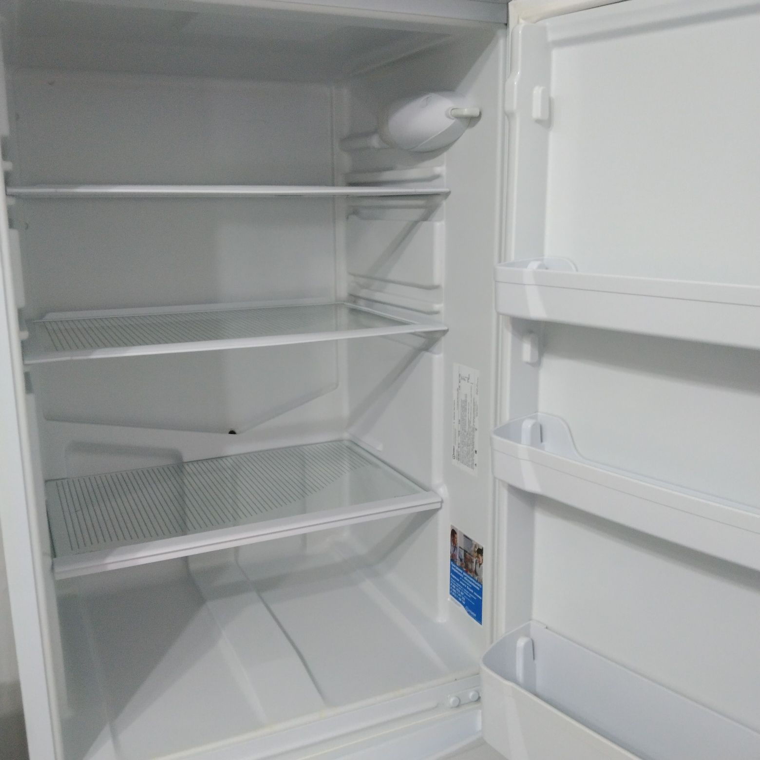 Холодильник в хорошем состоянии