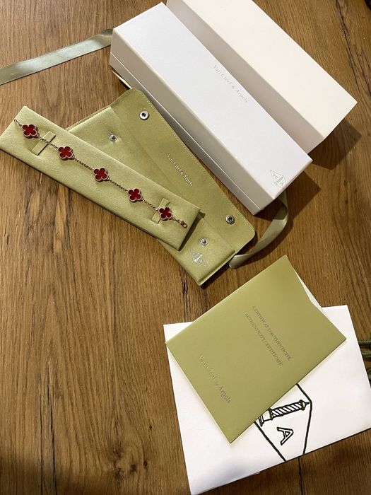Van Cleef & Arpels - Bratara Gold Red
