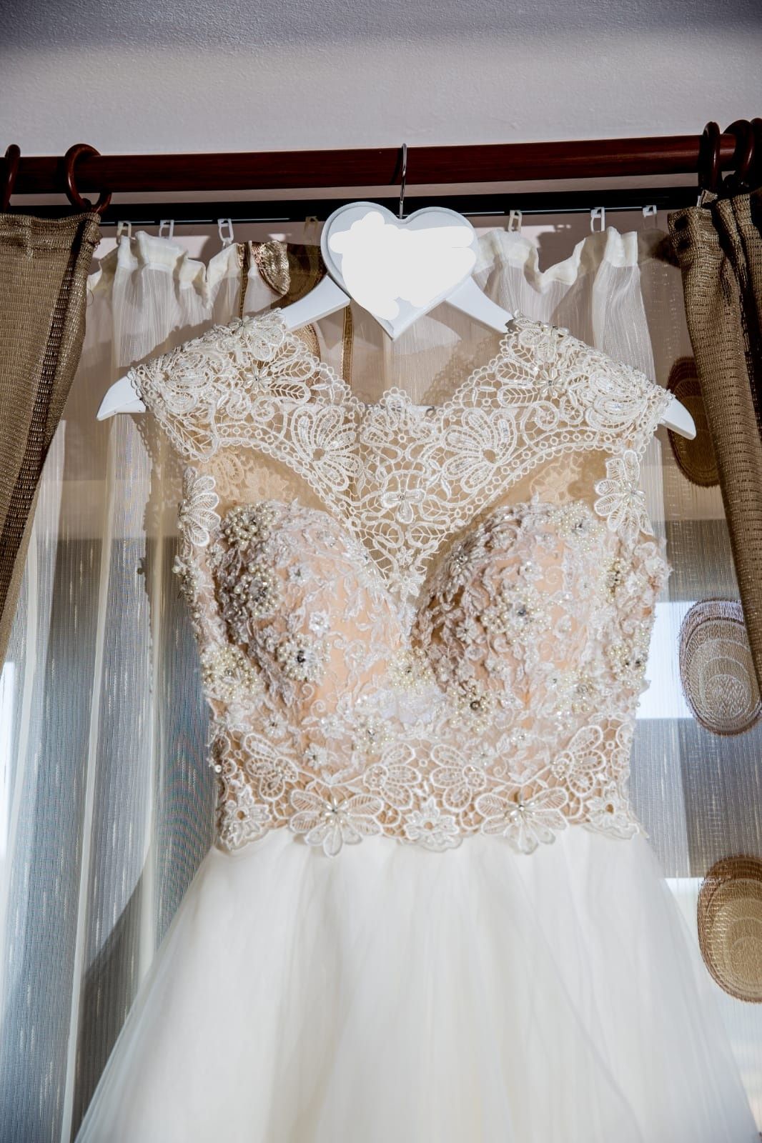 Rochie de mireasa eleganta, mărimea xs-s, stare impecabila.