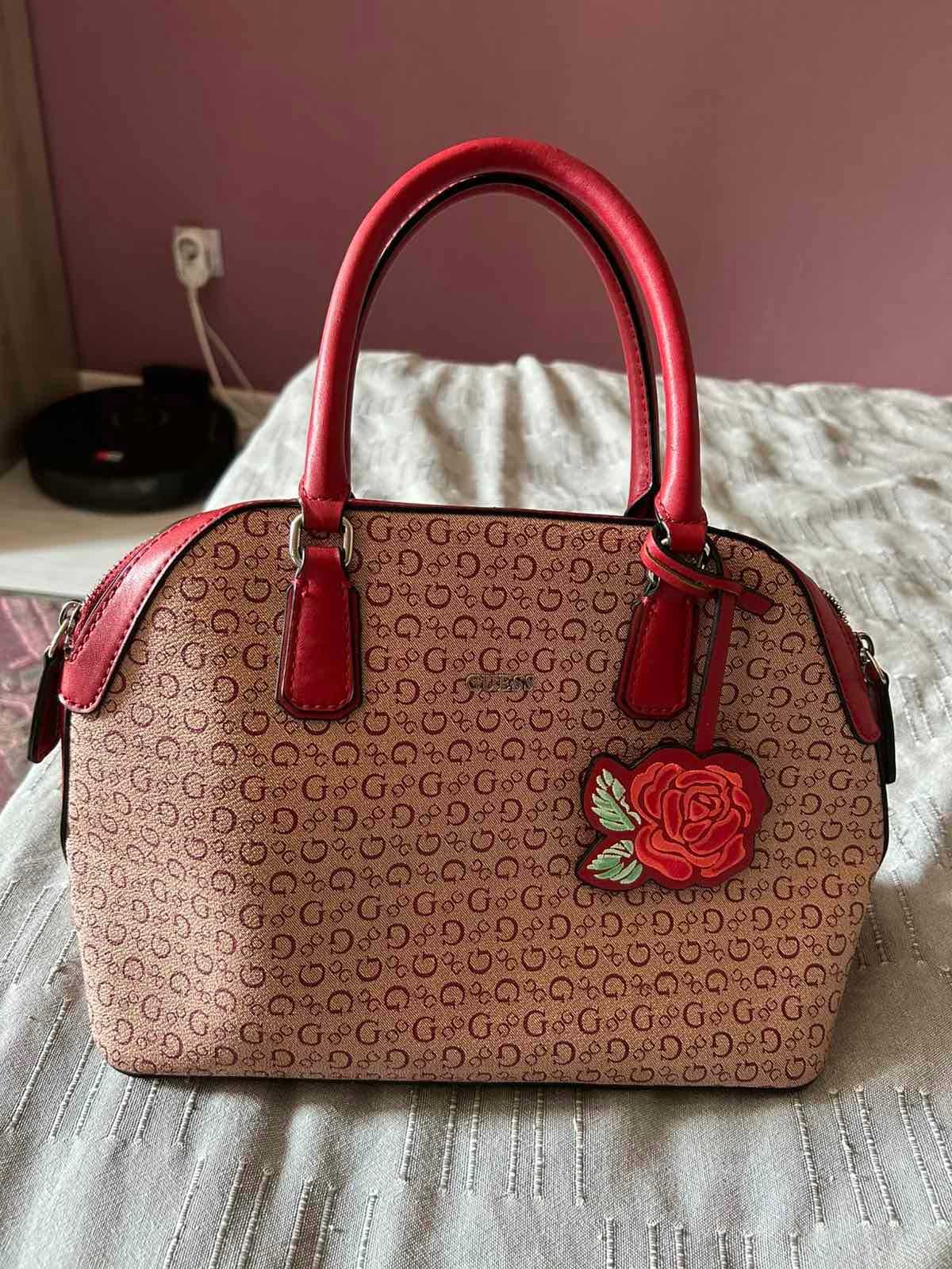 Чантичка Guess - малка