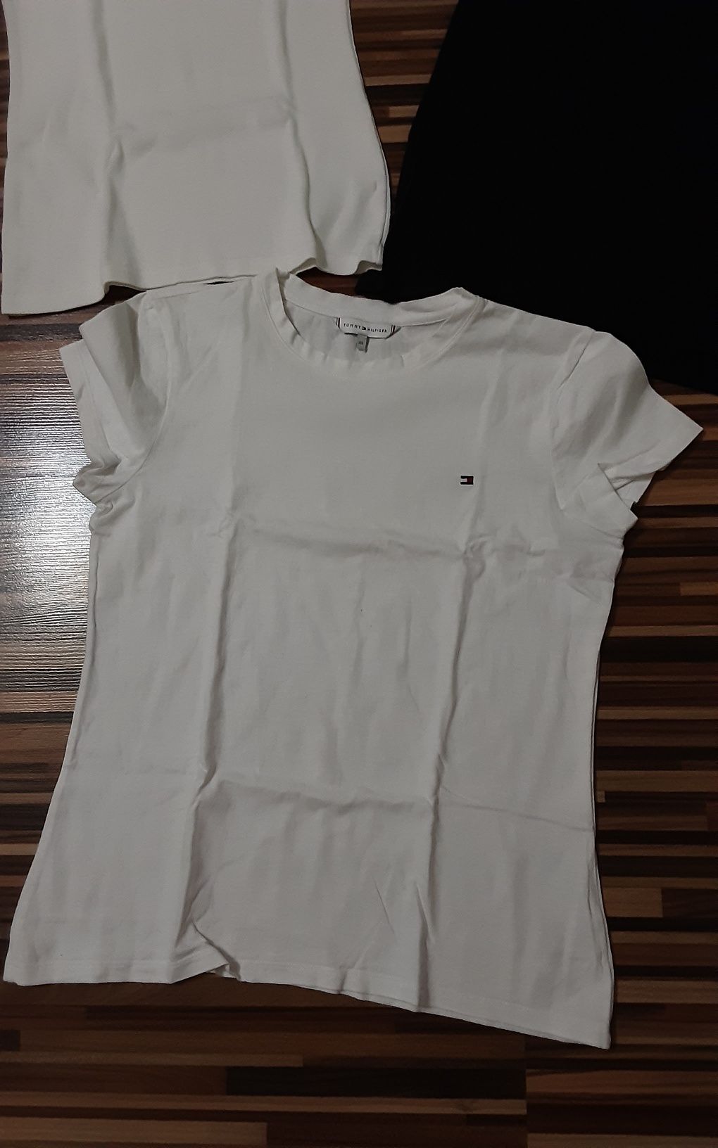 (XS) TOMMY HILFIGER u Levi's оригинални тениски