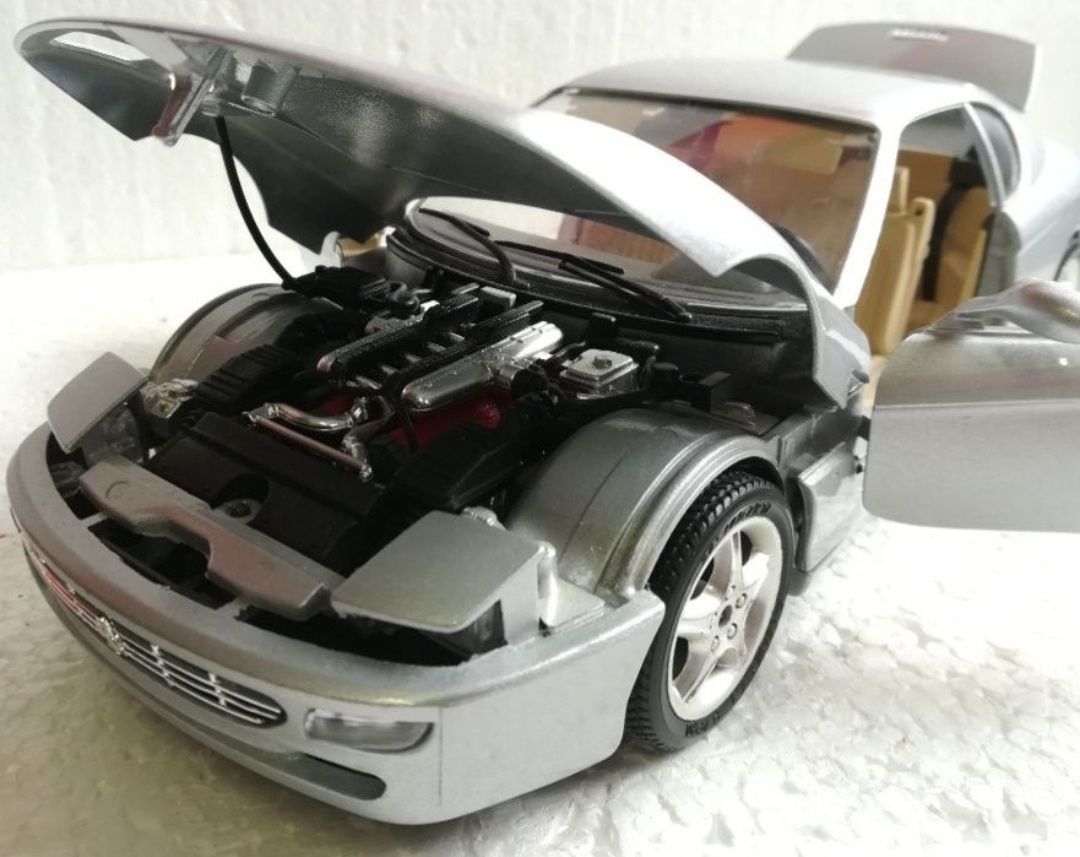 Ferrari 456GT bburago 1 18 
Scara 1:18
Bburago

Pozele reflectă realit