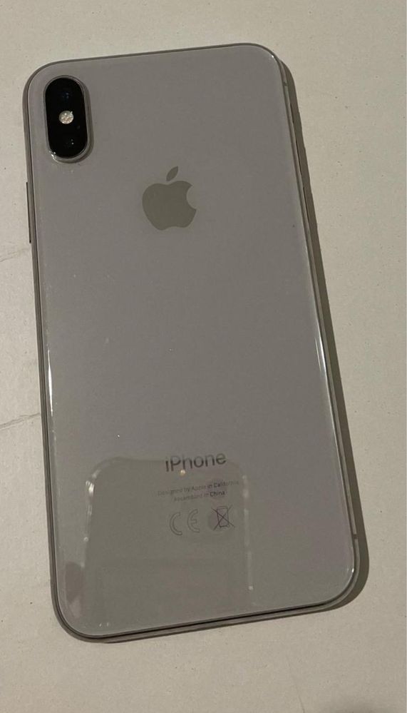 Продаю б/у IPhone X