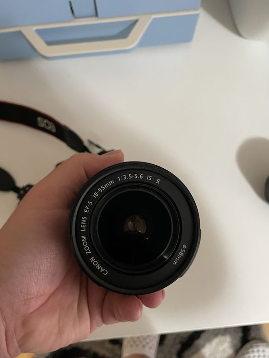 Aparat foto DSLR Canon EOS 2000D + obiective