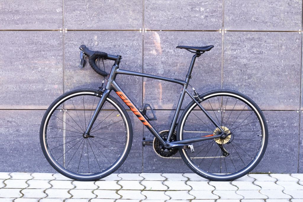 Шоссейный велосипед Giant Contend 1 2020