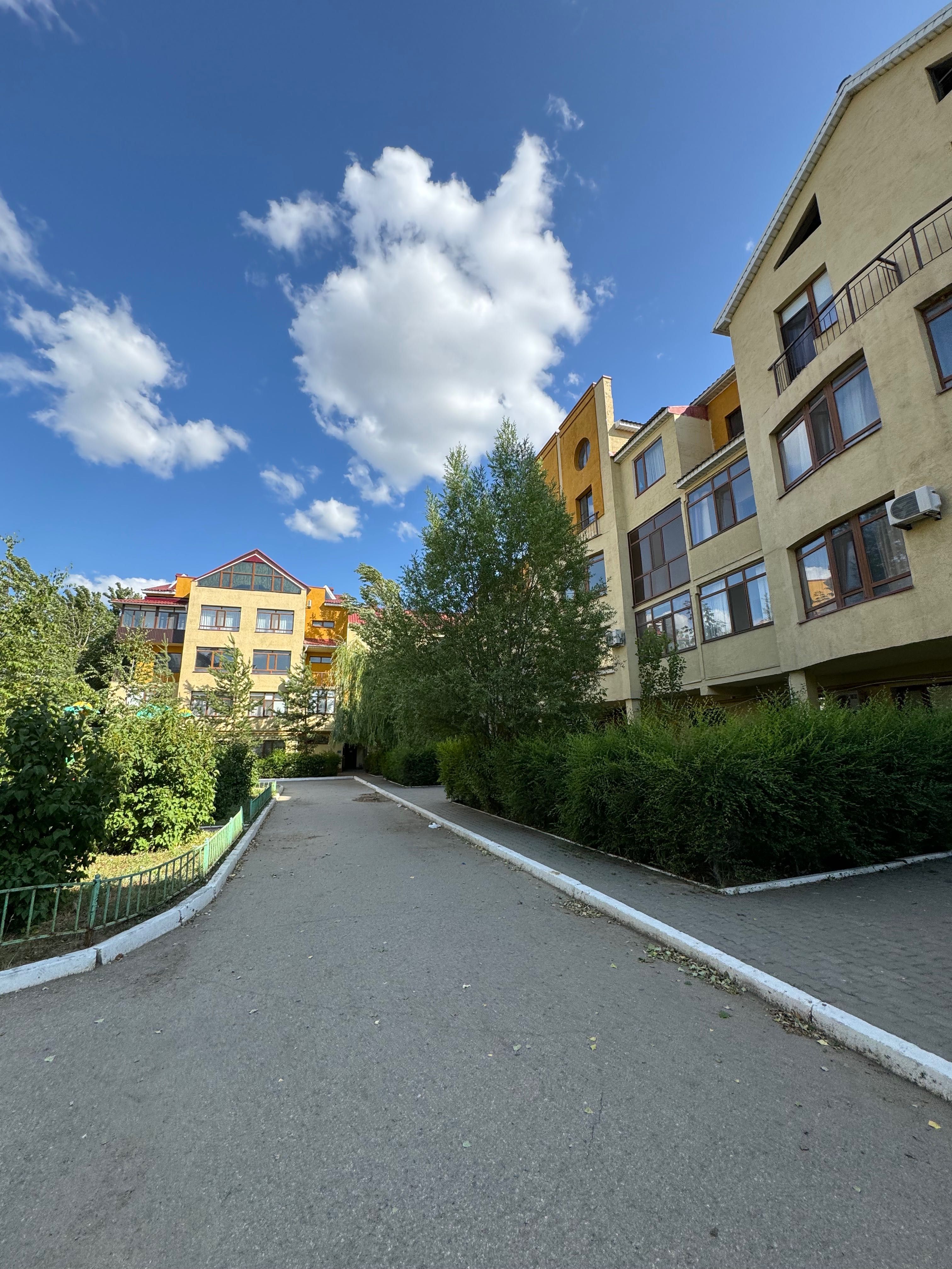 Продается 5-ти комн. квартира по ул. Санкибай батыра 253/6