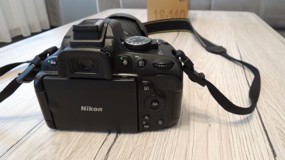 Aparat foto DSLR Nikon 5100 16.2 MP obiectiv Nikon 18-140 mm f/3.5-5.6