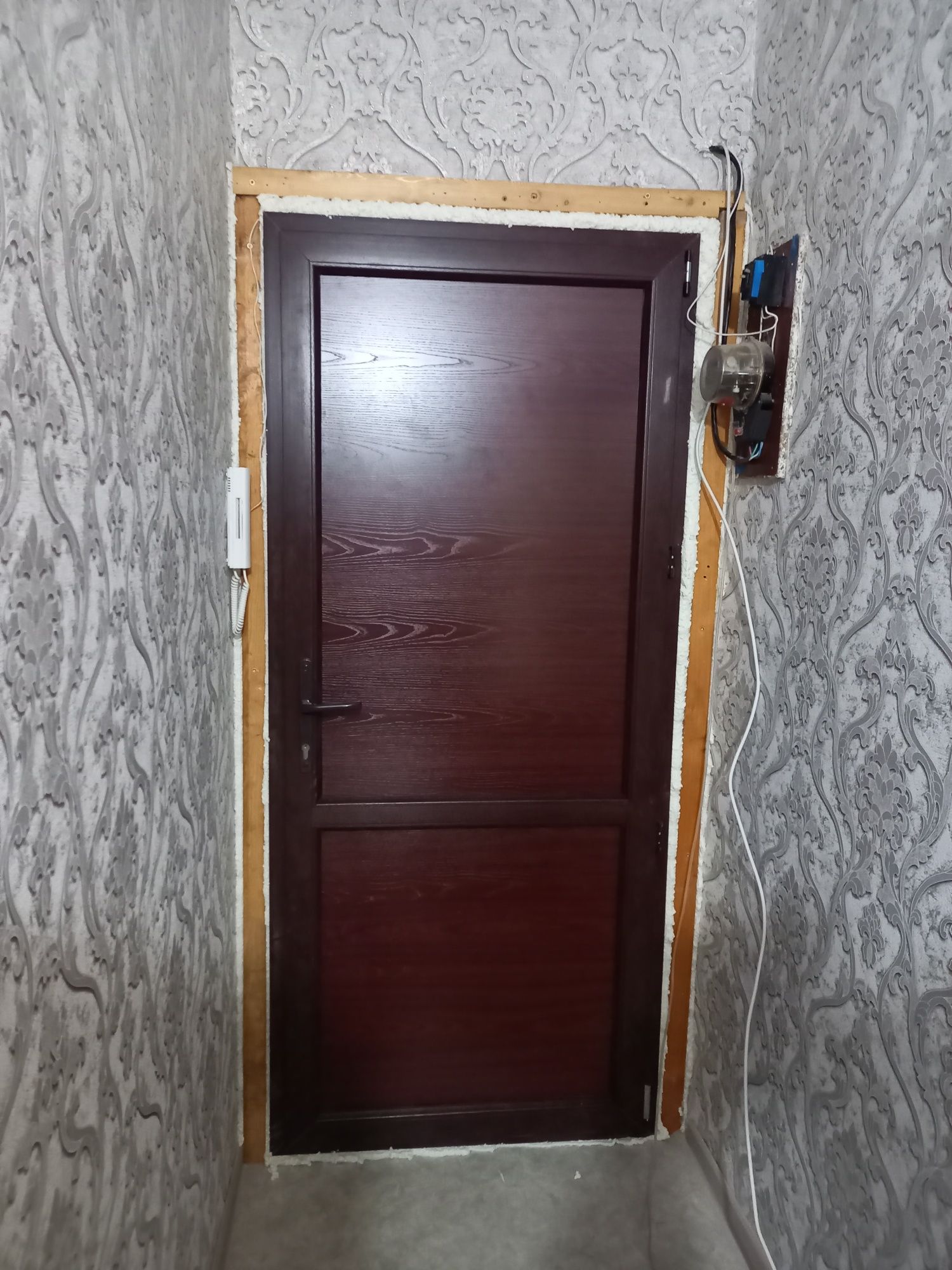 Пластиковые окна, двери, витражи, Обшивка и утепление балкона