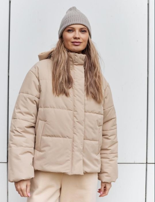 Зимняя куртка бежевая