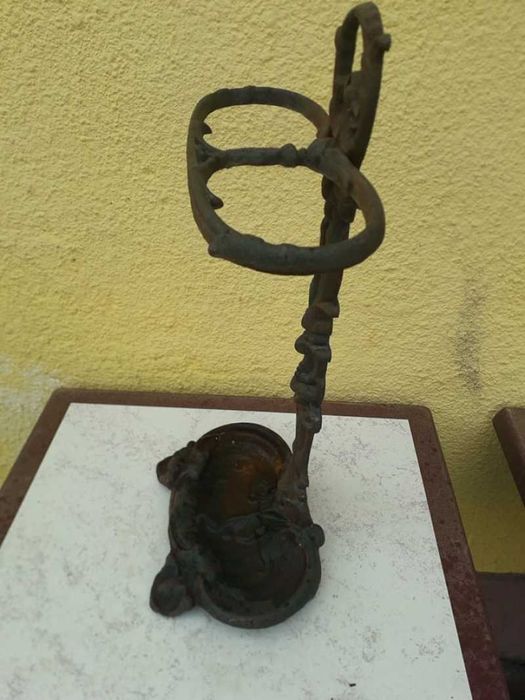 Suport unbrele din fonta