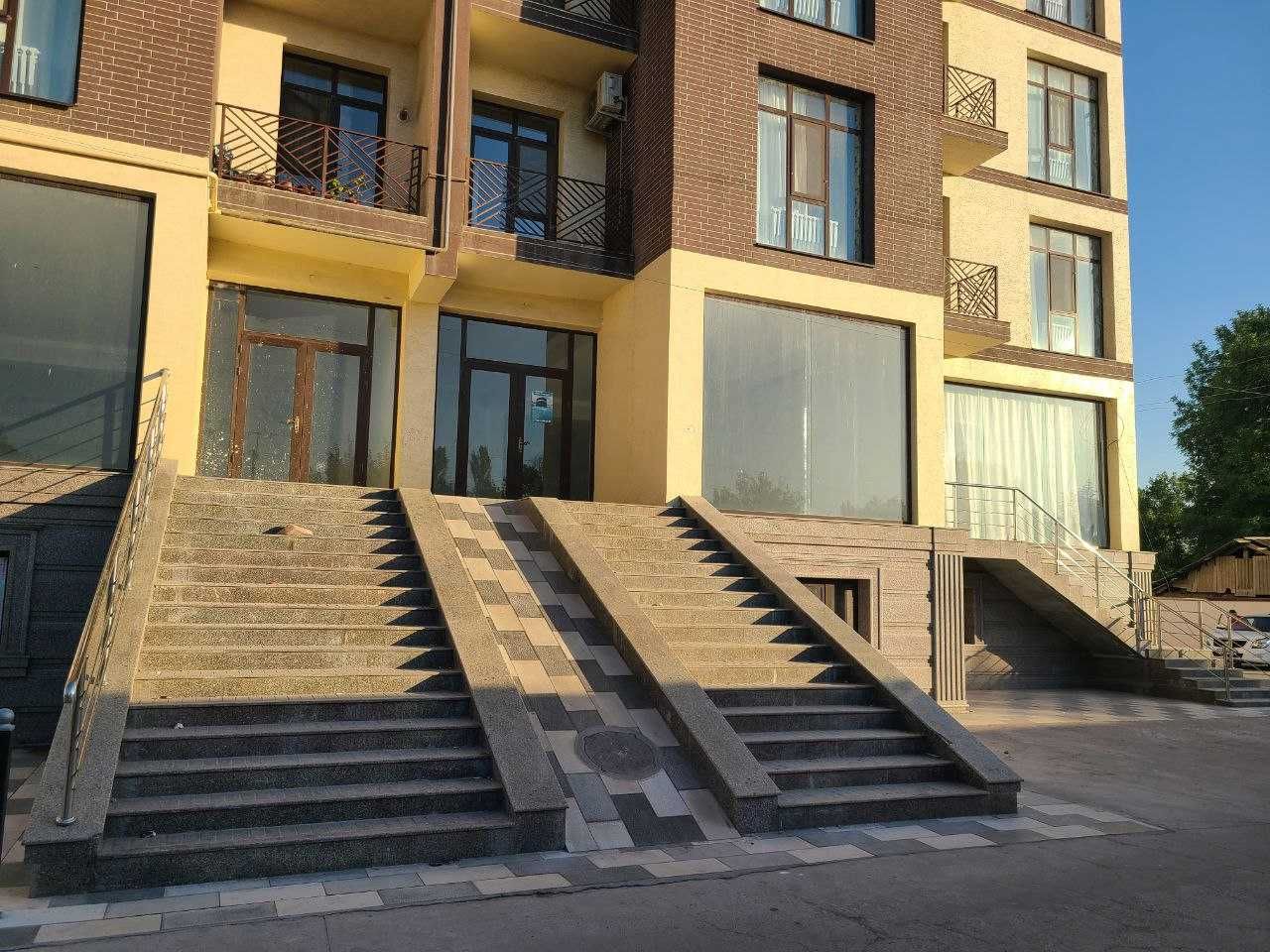 Sirdaryo viloyati, Guliston shahrida 4-savdo dokoni sotiladi
