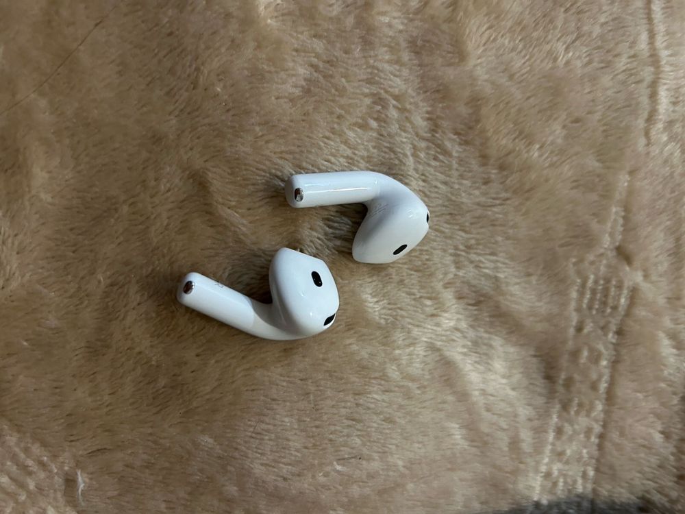 Продам Airpods 4