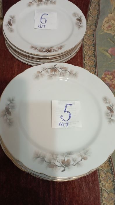 Японские тарелки гвоздика ф21см-6шт и сер.шишки ф21см-6шт,ф24см-5шт