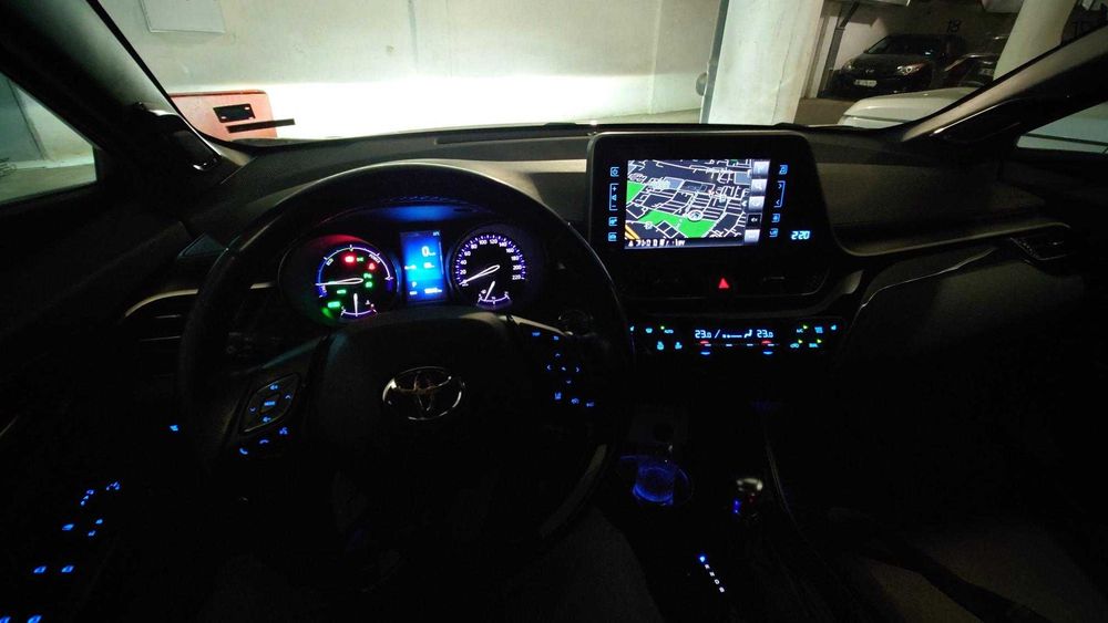 Toyota CHR hybrid Classy- гаражен автомобил!!