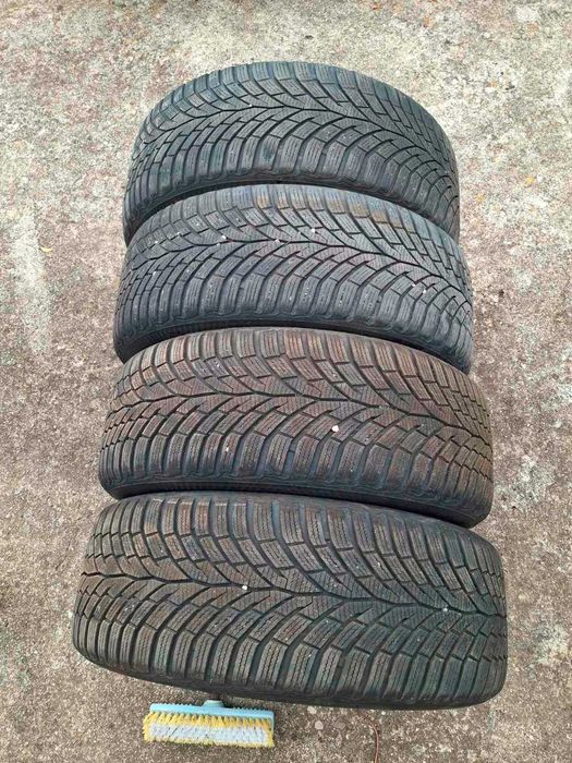 Комплект зимни гуми Continental 225/50/17