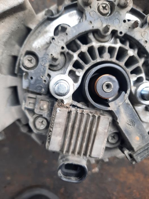 Genirtor coblt jentra.