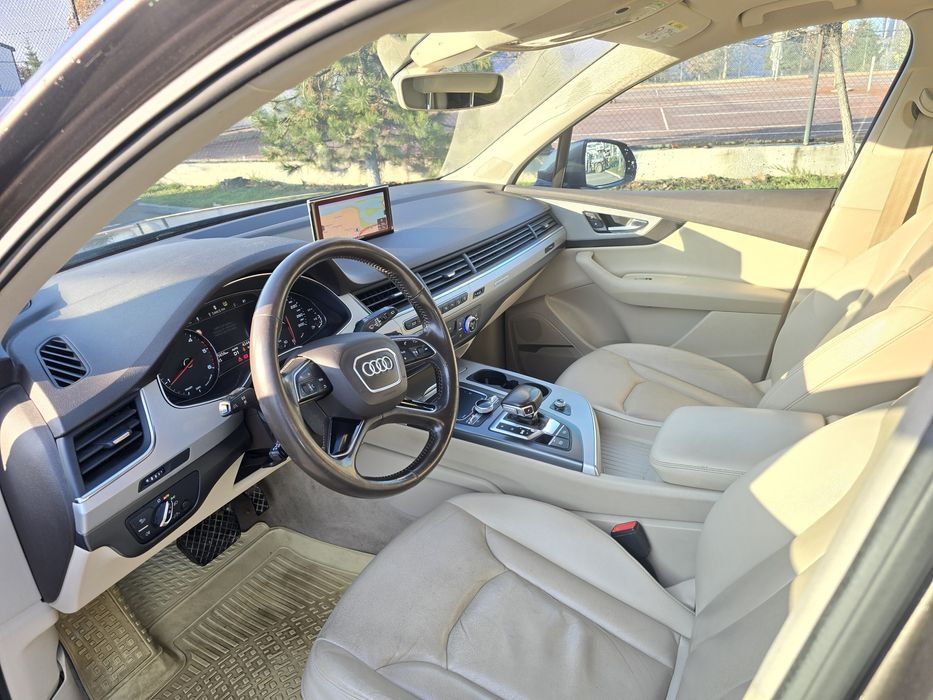 Audi Q7 , piele bej, plafon panoramic