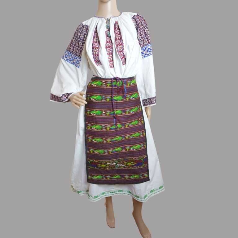 Costum popular oltenesc lucrat manual , vechi , M-L