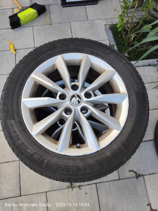 Jante aliaj 16 anvelope iarnă Skoda Octavia VW Passat 5x112 16