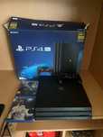PS4 PRo 1TB 1 joystick 2 игри
