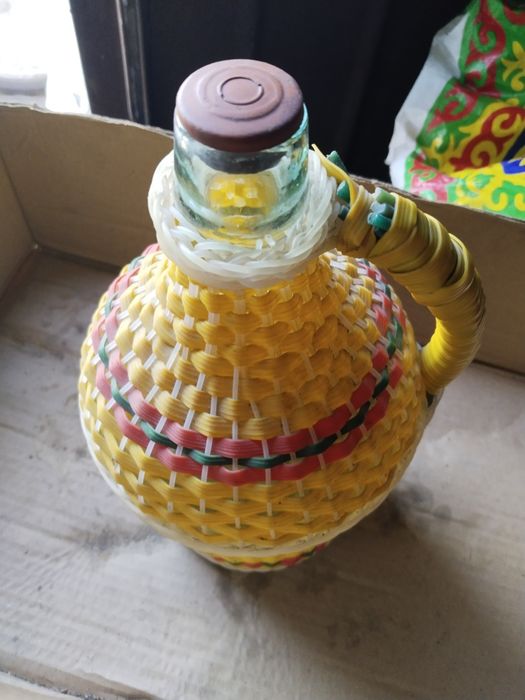 Графины из Советского союзаи бутыль для вина .