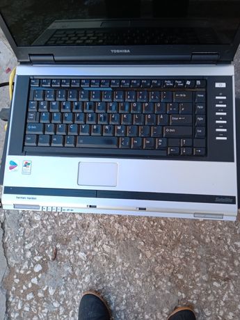 Стари лаптопи-Тошиба,асер