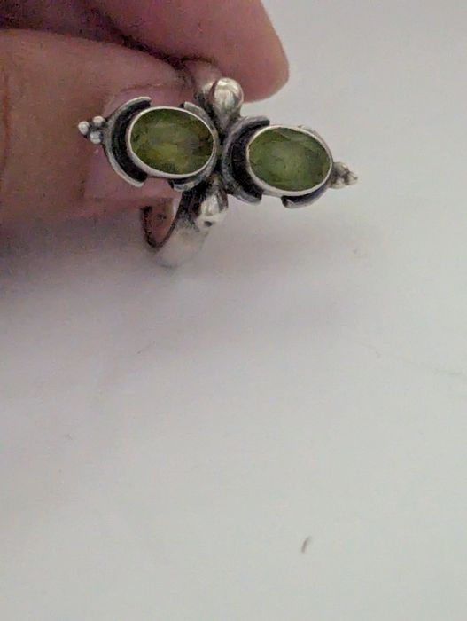 Vand 2 inele argint vintage cu piatra peridot