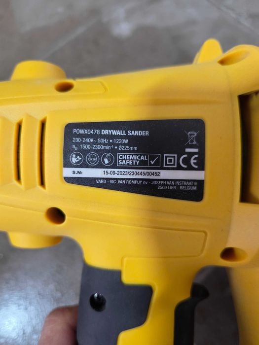 Slefuitor glet tavan, pereti, rigips cu aspirare praf POwerplus