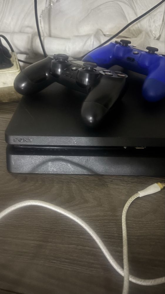 Ps 4 продам soni