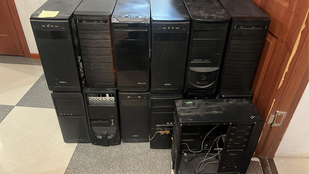 Отдам даром корпуса для пк