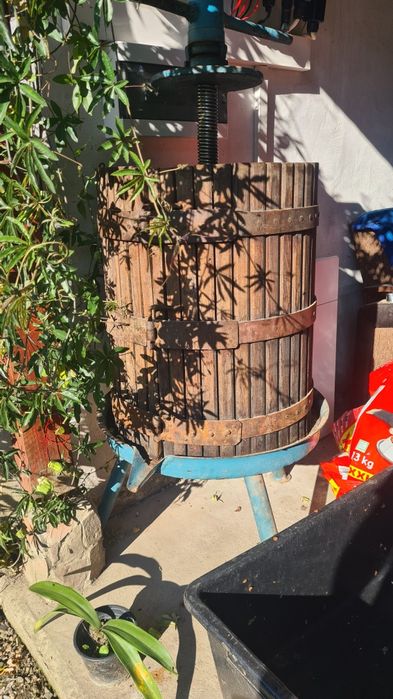 Teasc ,storcător de struguri /fructe