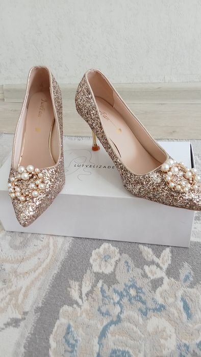 Новые туфли 37 го размера