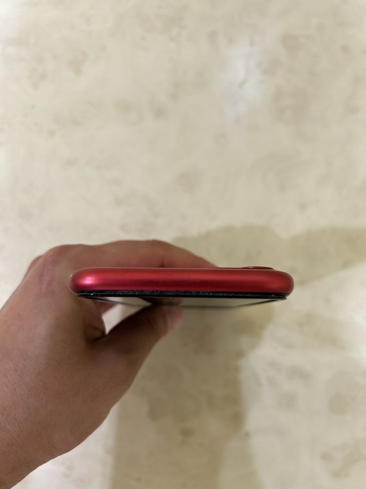 Iphone 11 red product
