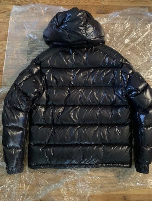 geaca M.O.N.C.L.E.R neagra