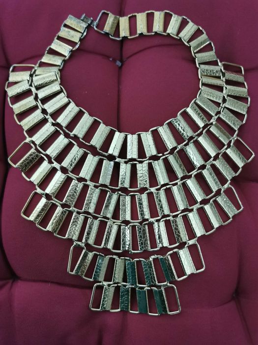 Colier masiv Egipt model faraon 45 cm lungime și 14 latimea