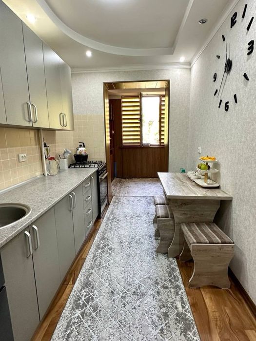 Kvartira sotiladi, uy sotiladi, 5 xona. Продается 5 комнатная квартира