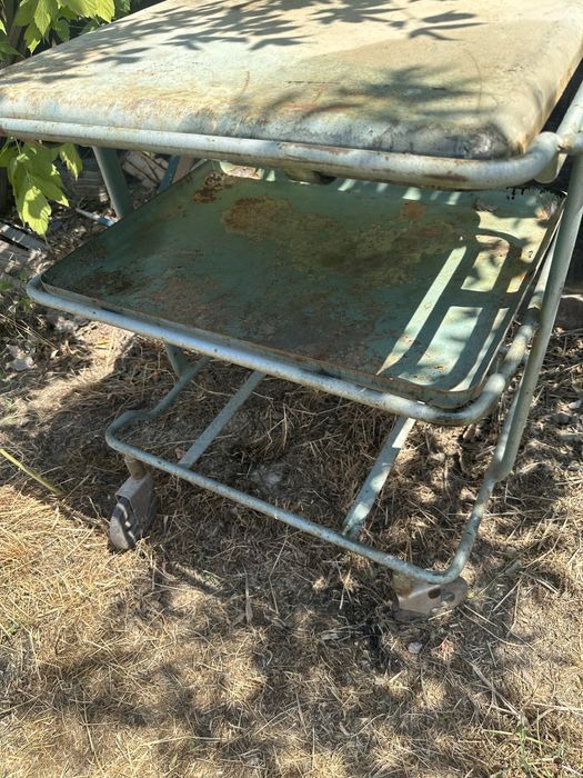 Стол для инструментов