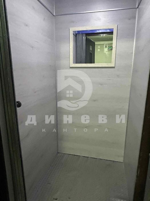 Продава тристаен в ТОП Център
