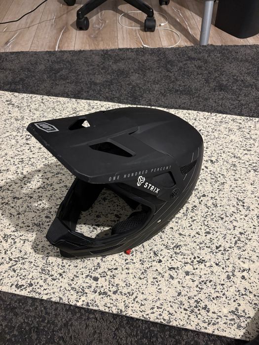 Casca M 100% status in stare exelenta